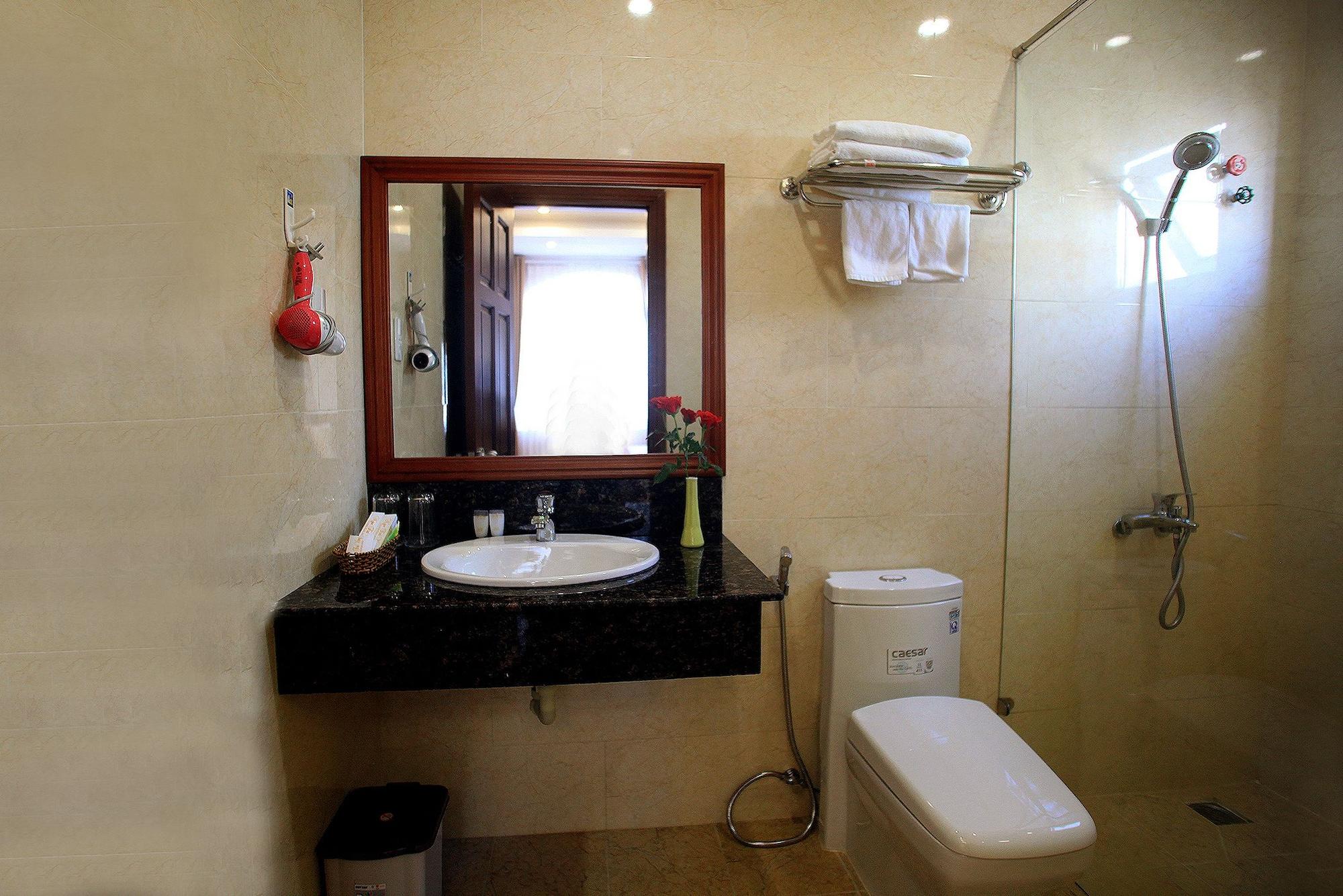 Ngoc Trai Vang Hotel 2*